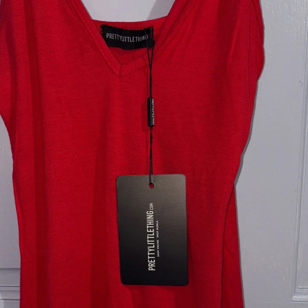 PrettyLittleThing Vibrant Red V-Neck Dress